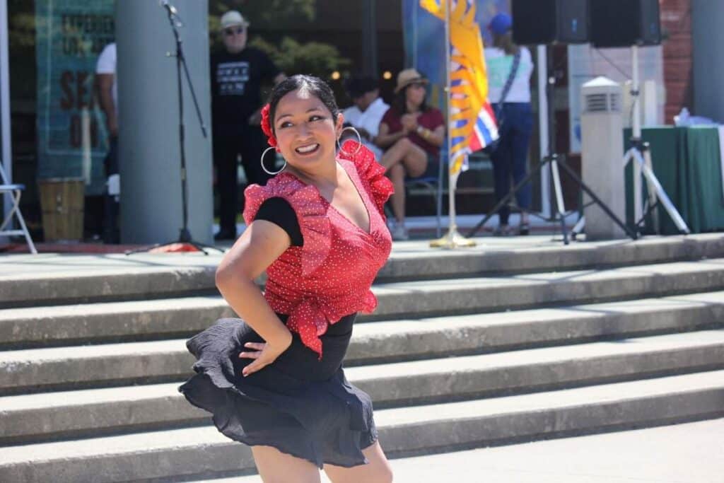 Peruvian dance performance